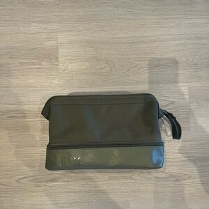 BEIS Olive Toiletries Bag